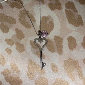 Heart and Key necklace💗